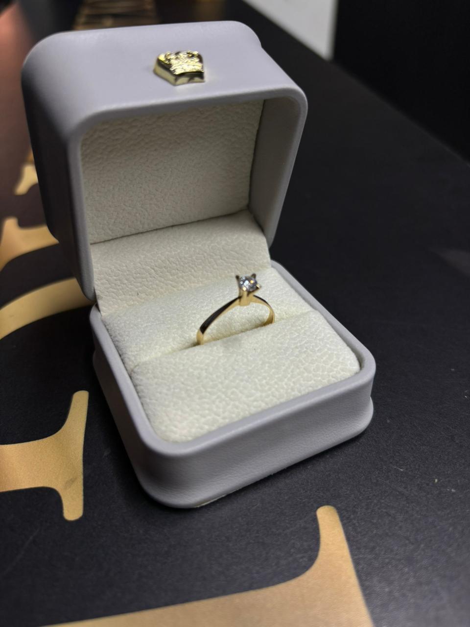 Anillo Solitario Clásico